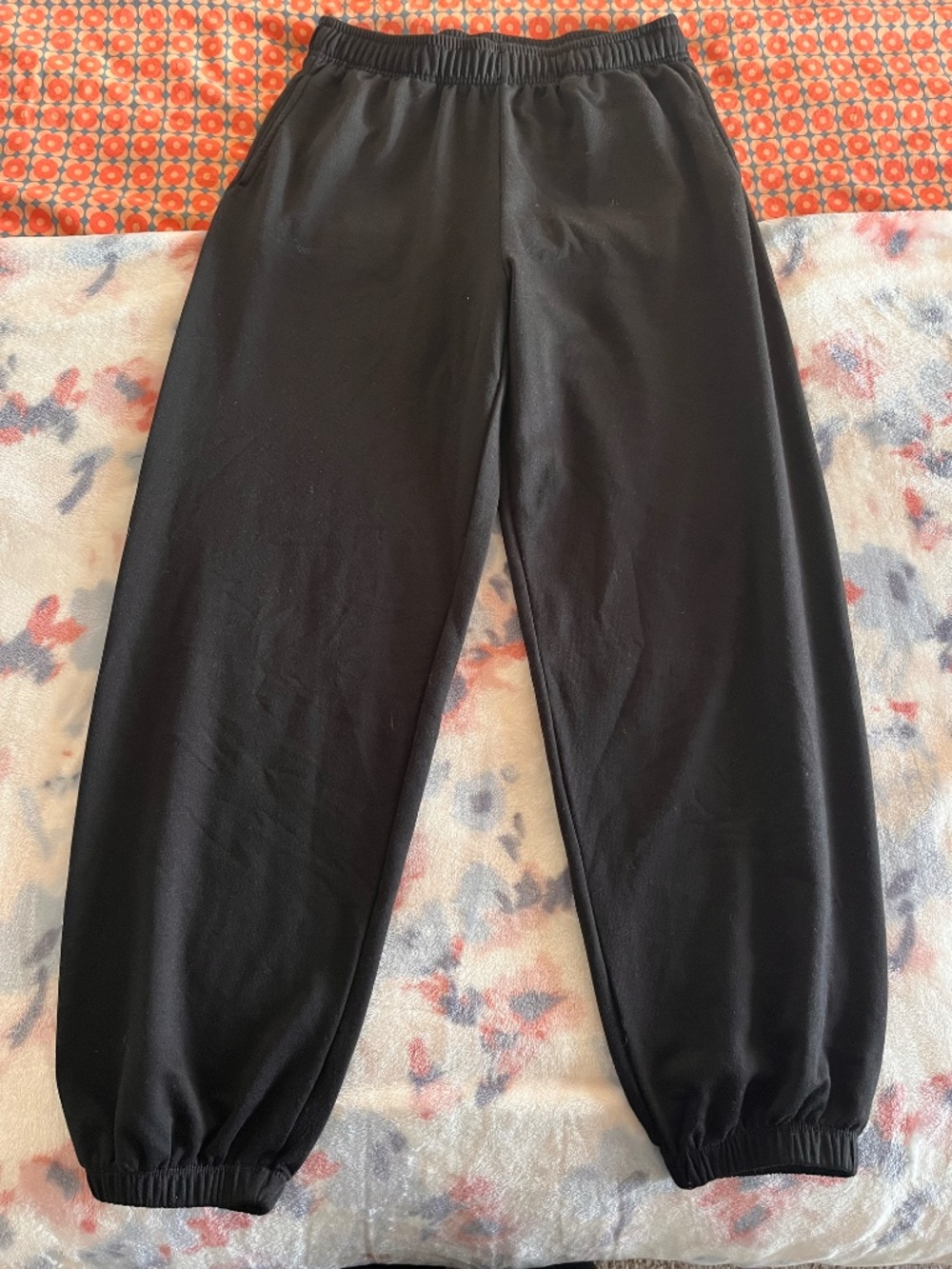 Suzette Collection Size M Sweat Pants